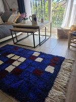Tapis berbère bleu roi à carreaux 1,50 x 0,92 m
